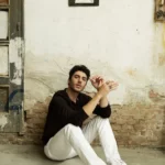 Alex Pons, były kierowca Moto2 zmienił styl życia i od lat podróżuje na piechotę po świecie