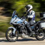 Zontes 703F to w zależności od wersji, motocykl turystyczny enduro i adventure.