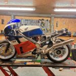 Kultowa Honda VFR400 w najbardziej poszukiwanej wersji NC30 jest odbudowywana właśnie w warsztacie Eastern Spirit Garage
