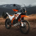 KTM 390 w wersjach X i R to porządnie odświeżony model na sezon 2025.