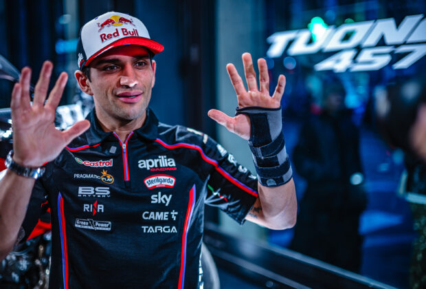 Ruszyła przedsprzedaż Aprilia Tuono 457, a Jorge Martin uświetnił inauguracyjny event w Mediolanie.