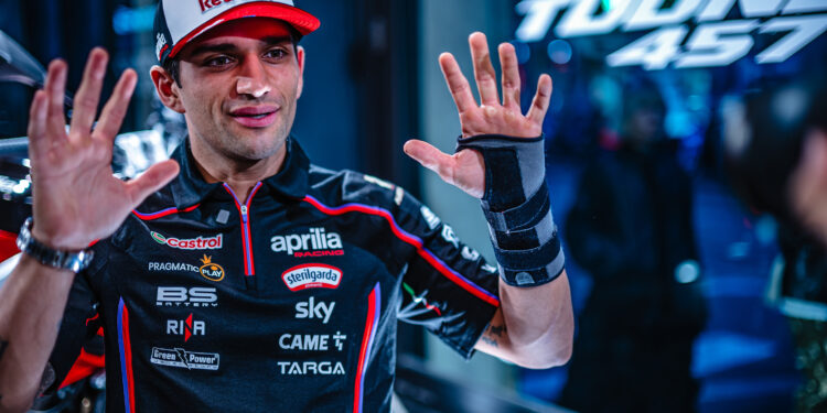 Ruszyła przedsprzedaż Aprilia Tuono 457, a Jorge Martin uświetnił inauguracyjny event w Mediolanie.