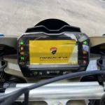 W salonie Ducati Toruń dostępne są trzy, limitowane i super rzadkie repliki wyścigowych Panigale V4.