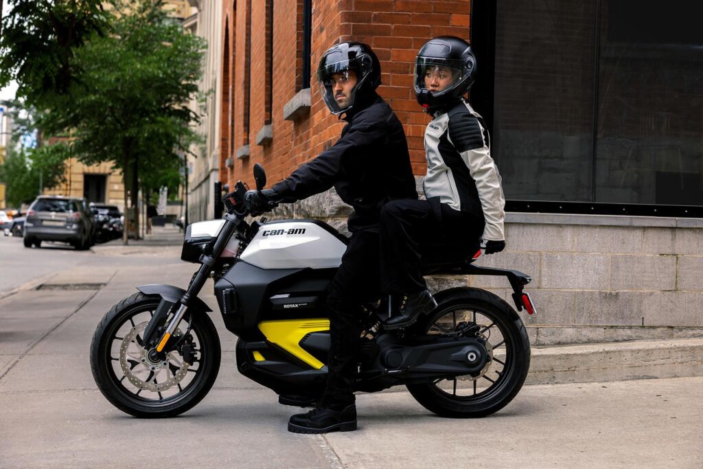 Can-Am Pulse i Can-Am Origin to bardzo udane, elektryczne motocykle o miejskim przeznaczeniu.