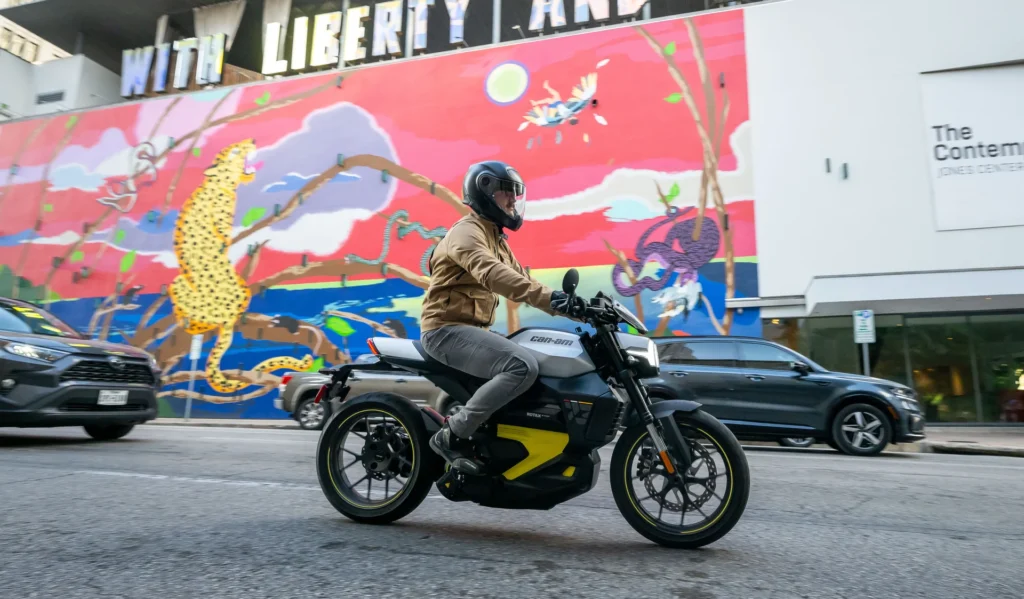 Can-Am Pulse i Can-Am Origin to bardzo udane, elektryczne motocykle o miejskim przeznaczeniu.