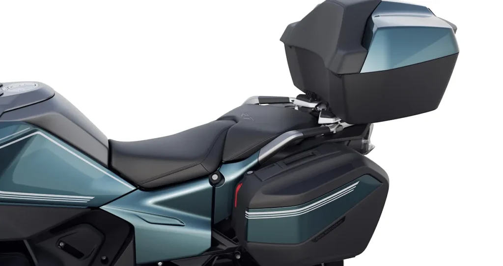 BMW pokazało nowego, flagowego boksera R 1300 RT.
