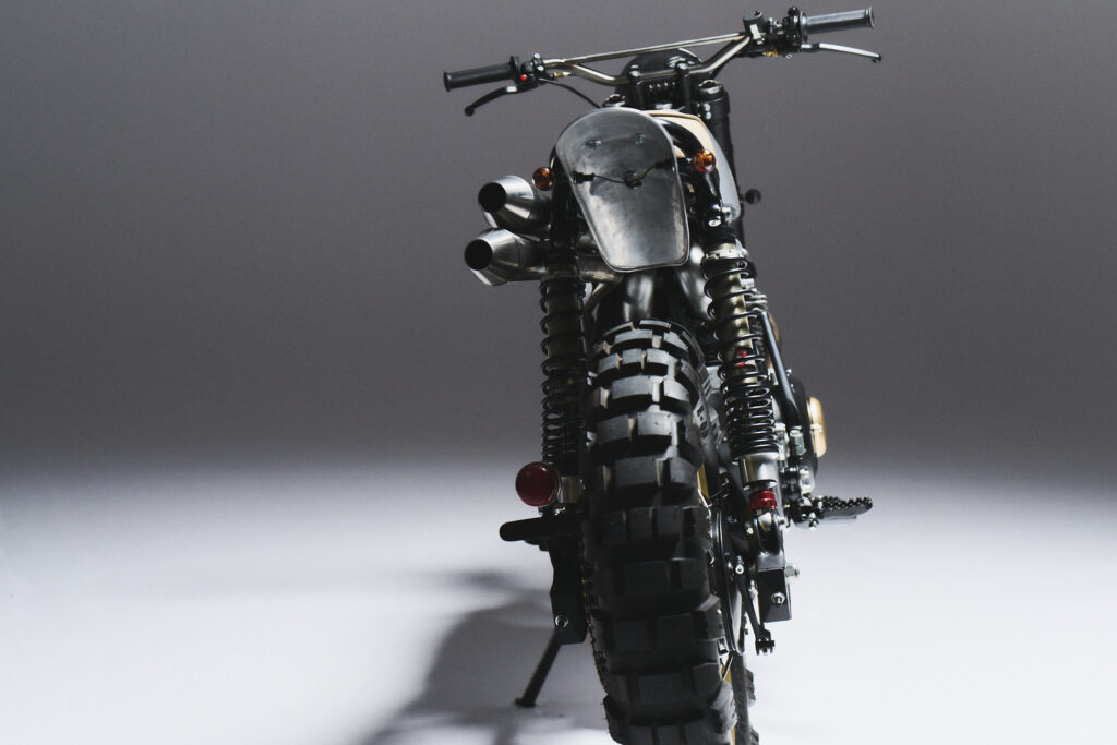 Kawasaki KZ750 Scrambler to kolejny, fenomenalny custom jaki wyszedł spod ręki Sylwestra Mateusiaka z Eastern Spirit.
