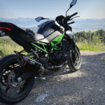 Kawasaki Z900 2025 to czysta przyjemność z jazdy. Zwykły ale niezwykle dobry motocykl.
