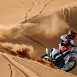 KTM 450 Rally Replica oraz KTM 450 Rally Replica Sanders Edition to praktycznie fabryczne rajdówki KTM dostępne w ofercie marki.