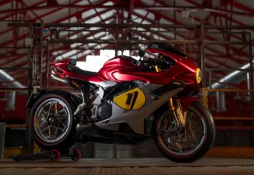 MV Agusta Superveloce 1000 Ago limitowane dzieło sztuki w hołdzie dla Giacomo Agostini.