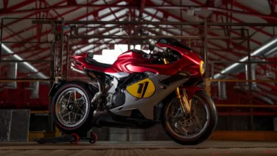 MV Agusta Superveloce 1000 Ago limitowane dzieło sztuki w hołdzie dla Giacomo Agostini.