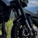 Kawasaki Z900 2025 to czysta przyjemność z jazdy. Zwykły ale niezwykle dobry motocykl.