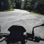 Kawasaki Z900 2025 to czysta przyjemność z jazdy. Zwykły ale niezwykle dobry motocykl.