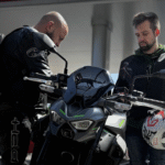 Kawasaki Z900 2025 to czysta przyjemność z jazdy. Zwykły ale niezwykle dobry motocykl.