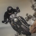 Suzuki GSX-8T i GSX-8TT to neo-klasyczna wersja Suzuki GSX-8S