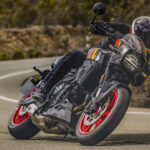 Suzuki GSX-8T i GSX-8TT to neo-klasyczna wersja Suzuki GSX-8S