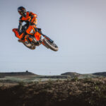 KTM 690 SMC R i Enduro R to najnowsze wcielenie legendarnych modeli napędzanych LC4.