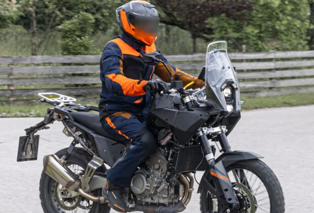 KTM 790 Adventure i 790 Duke przyłapane podczas testów.