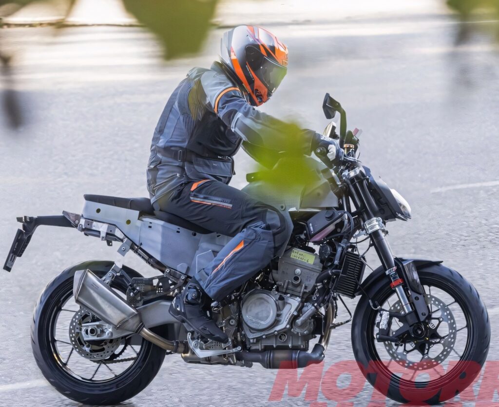 KTM 790 Adventure i 790 Duke przyłapane podczas testów.