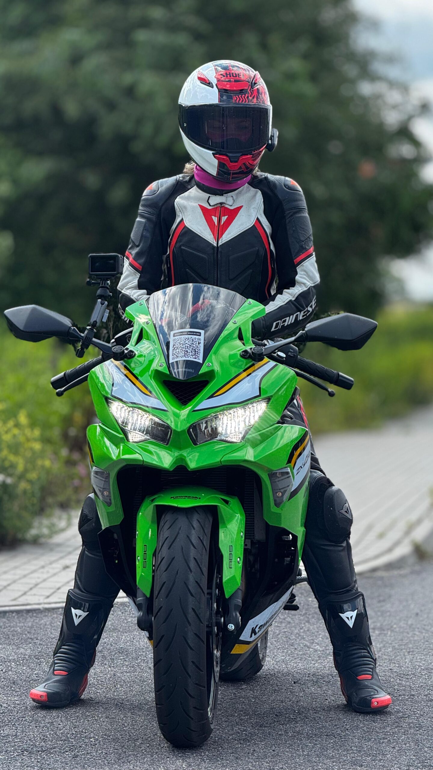 Kawasaki ZX-4RR to bardzo udany powrót do poręcznych, sportowych 400-tek.