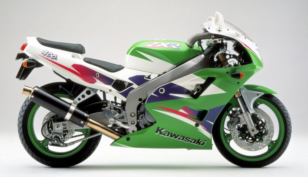Kawasaki ZX-4RR to bardzo udany powrót do poręcznych, sportowych 400-tek.