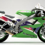 Kawasaki ZX-4RR to bardzo udany powrót do poręcznych, sportowych 400-tek.