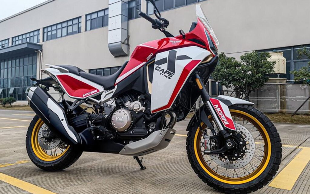 Moto Morini X-Cape 700 to świetna i przystępna cenowo propozycja na rynku motocykli ADV.