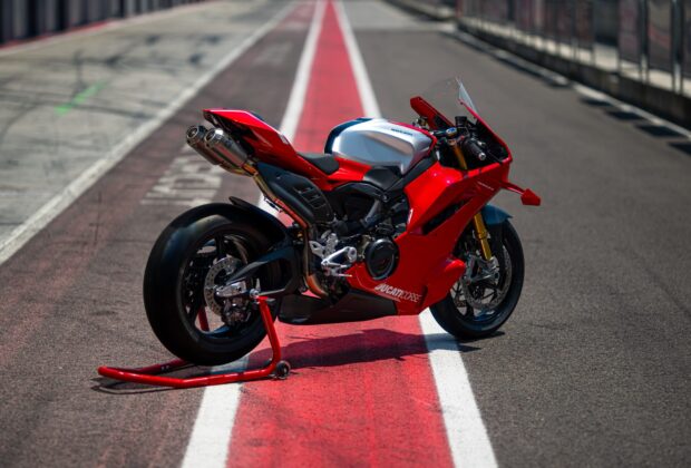 Ducati Panigale V4 R to zaawansowany motocykl wyścigowy z homologację drogową.
