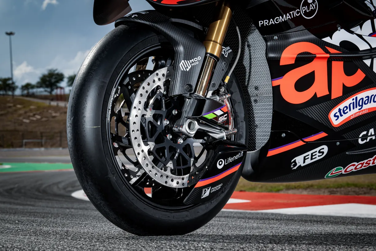 Aprilia RSV4 X-GP - rasowa wyścigówka w ekskluzywnej, limitowanej serii.