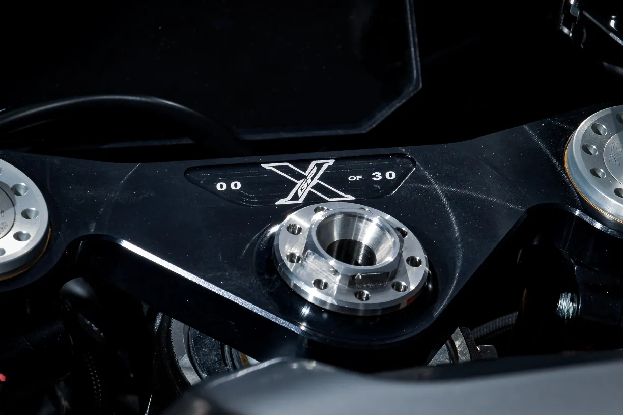 Aprilia RSV4 X-GP - rasowa wyścigówka w ekskluzywnej, limitowanej serii.