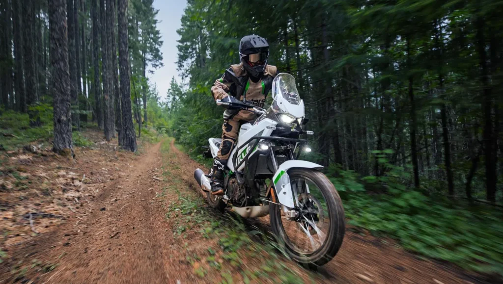 Kawasaki KLE 500 powraca w 2026 roku.