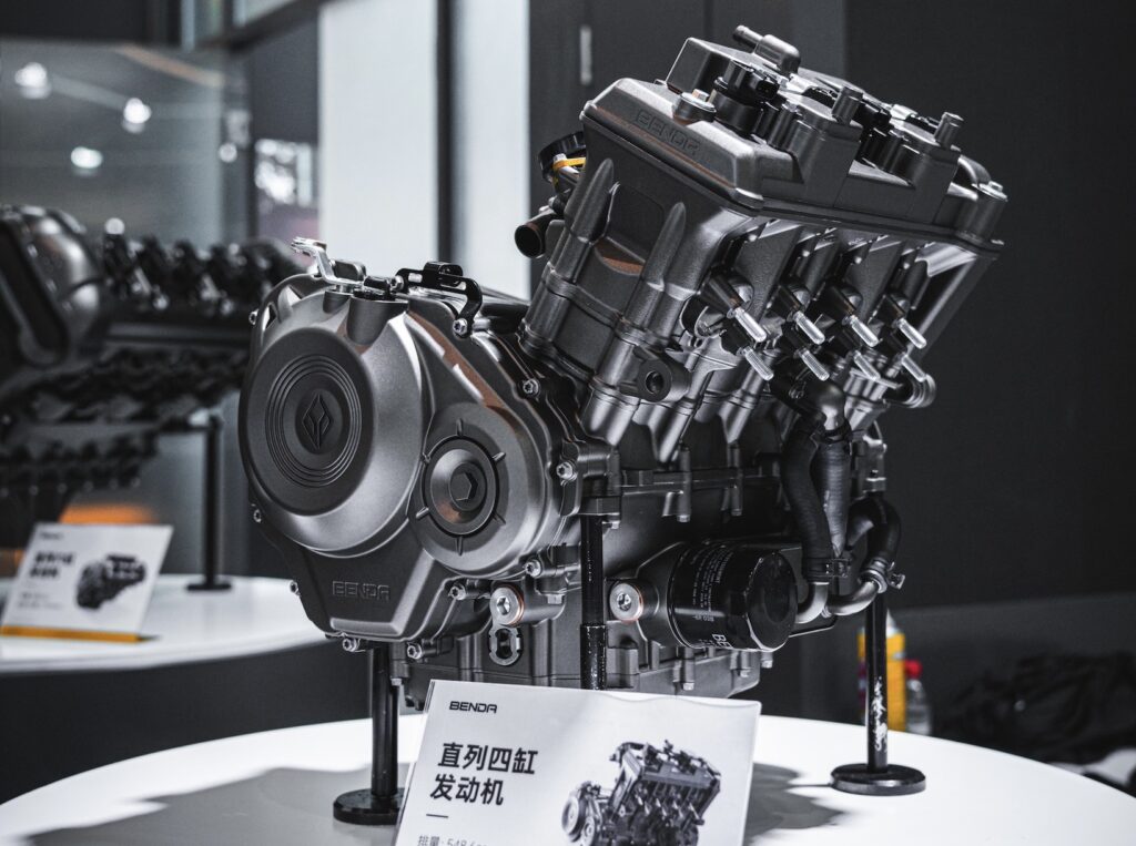 Benda pokazała ostatnio 3 nowe silniki własnej konstrukcji.