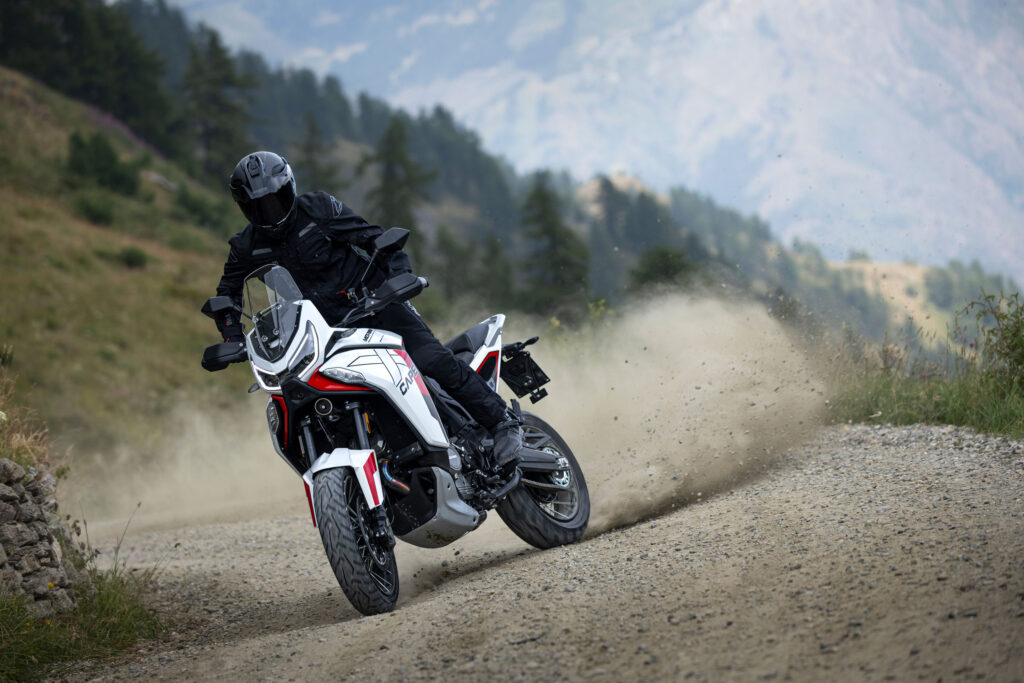 Moto Morini X-Cape 1200 wkracza w segment dużych ADV.