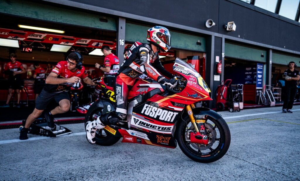 Milan Pawelec walczy o tytuł Mistrza Europy Moto2.