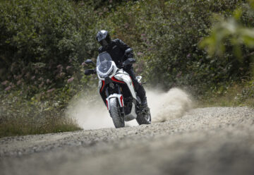 Moto Morini X-Cape 1200 wkracza w segment dużych ADV.