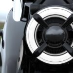 Benda P51 - 70-konna , miejska hybryda napędzana - między innymi, silnikiem bokser.