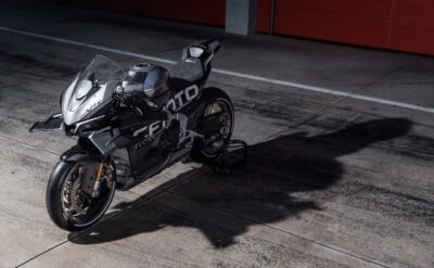 CF Moto V4 SR-RR chiński superbike na serio.