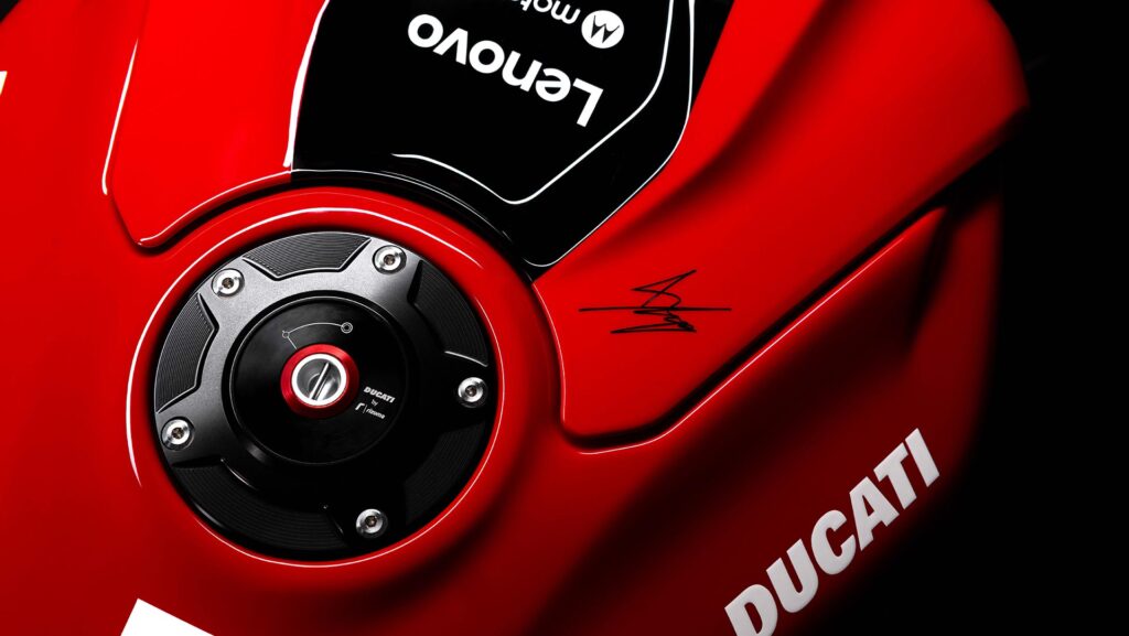 Ducati Panigale V4 Márquez 2025 World Champion Replica - kolejne, kolekcjonerskie Panigale.