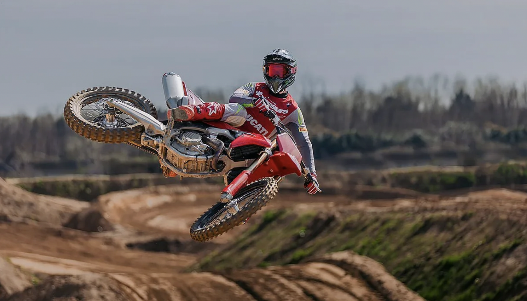 Ducati Desmo 450 MX - ducati wkracza na poważnie w świat motocrossu.