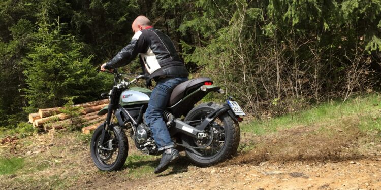 Łukasz Wojtczak - ekipa Moto Tribe