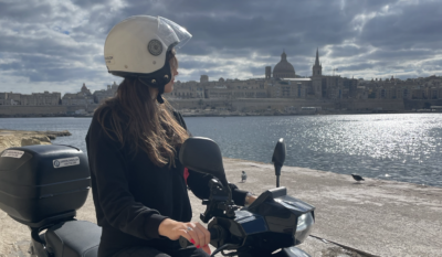 Malta na skuterze to idealny plan na słoneczny wypad w środku zimy.