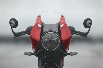 Rodzina Triumph 400 powiększyła się o modele Thruxton 400 i Tracker 400