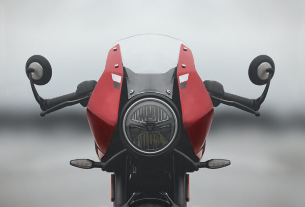 Rodzina Triumph 400 powiększyła się o modele Thruxton 400 i Tracker 400