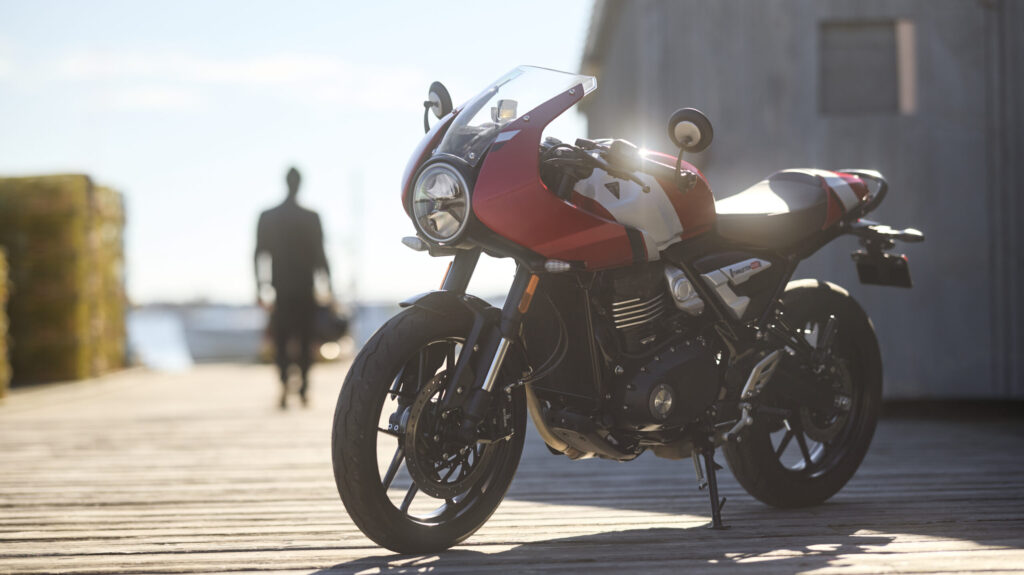 Rodzina Triumoh 400 powiększyła się o modele Thruxton 400 i Tracker 400