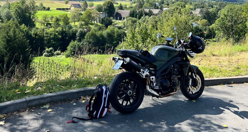 Triumph Speed Triple 1050 Army - unikat, który powstał w liczbie 200 egzemplarzy.