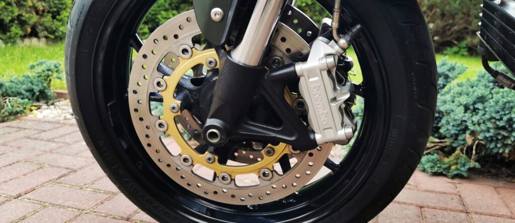 Triumph Speed Triple 1050 Army - unikat, który powstał w liczbie 200 egzemplarzy.