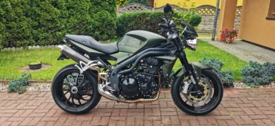 Triumph Speed Triple 1050 Army - unikat, który powstał w liczbie 200 egzemplarzy.