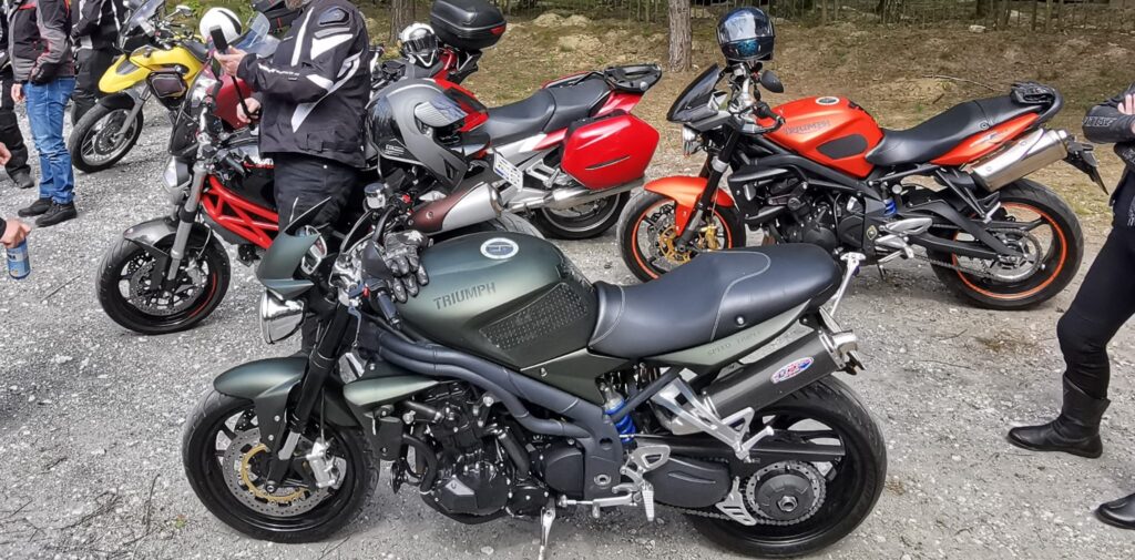 Triumph Speed Triple 1050 Army - unikat, który powstał w liczbie 200 egzemplarzy.