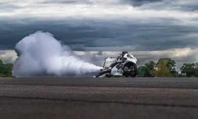 Motocykl na parę "Force of Nature" pobił rekord prędkości UK.