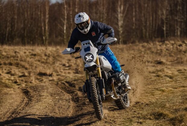 Krzysztof Jarmuż ze 115 moto startuje w Hellas ~rally